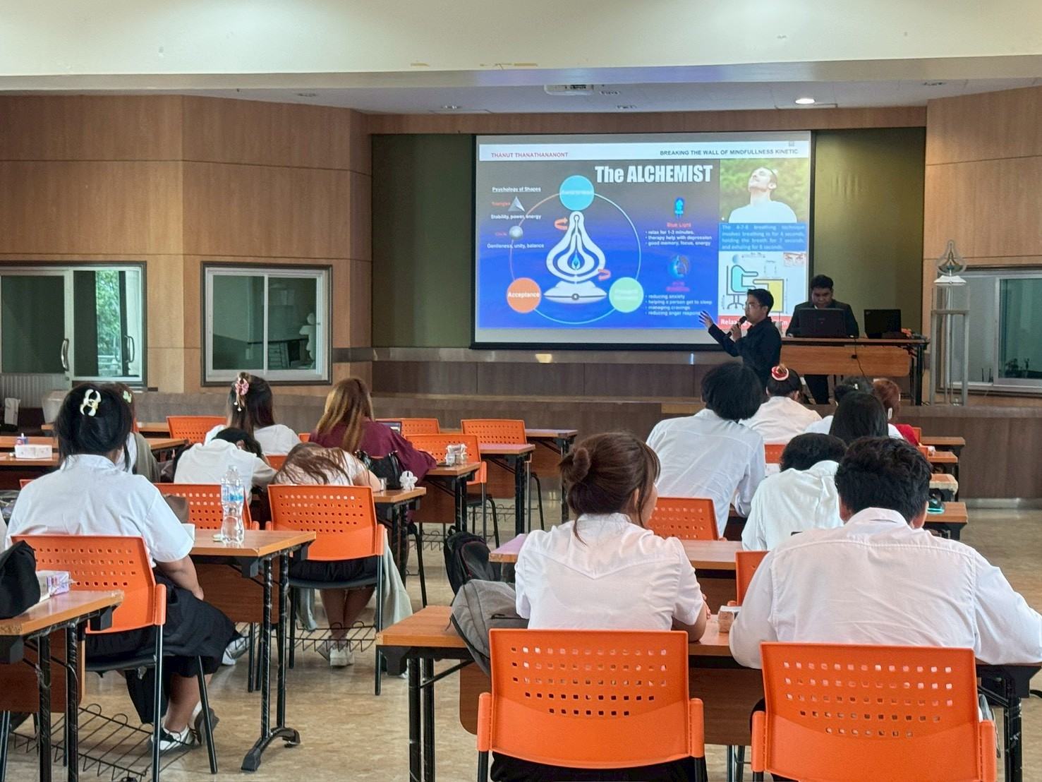 โครงการยกระดับการพัฒนาหลักสูตร Entrepreneurship Education: การพัฒนาศักยภาพด้านการเร่งพัฒนาธุรกิจและการเตรียมความพร้อมการเป็นผู้ประกอบการให้กับบุคลากร