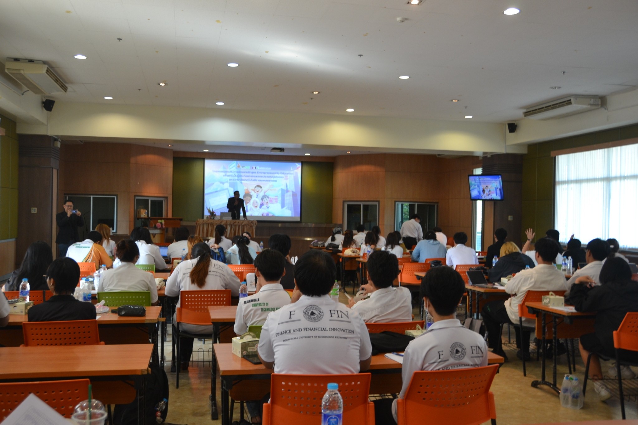 โครงการยกระดับการพัฒนาหลักสูตร Entrepreneurship Education: พัฒนาทักษะที่จำเป็นด้านการบริหารจัดการธุรกิจ การตลาด การเงิน และการพัฒนาผลิตภัณฑ์
